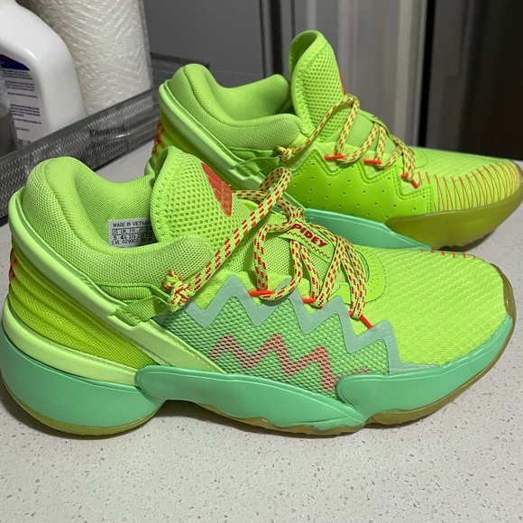 D.O.N ISSUE #2 MARVEL SPIDEY SENSE SHOES-Size 5 - Picture 10 of 10